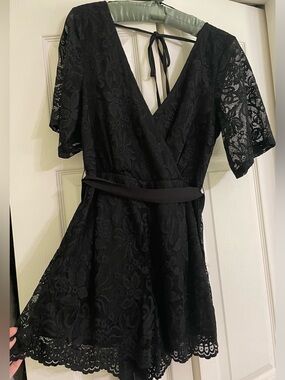 Mi Amore Black Lace V-Neck Mini Dress